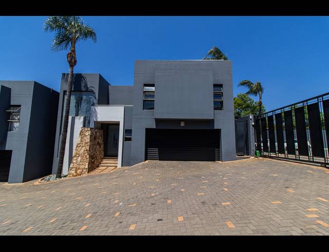 3 BEDROOM TOWNHOUSE FOR SALE IN BASSONIA
